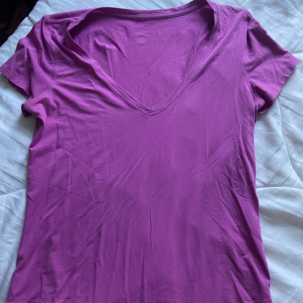 LULULEMON LOVE V-NECK T-SHIRT